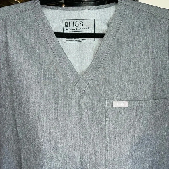 FIGS Men’s Graphite Gray Scrub Pullover Shirt Top 1 Pocket Large Short Sleeves - Picture 8 of 13